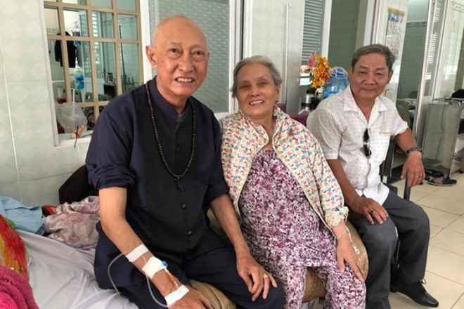 Nghệ sĩ L&ecirc; B&igrave;nh c&ocirc; độc chống chọi căn bệnh qu&aacute;i &aacute;c - Ảnh 3.
