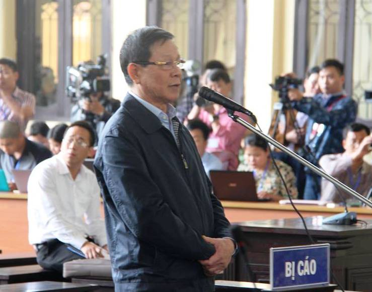 "Ông trùm" khai tặng, ông Phan Văn Vĩnh nói mua đồng hồ 1,1 tỉ bằng tiền bán cây cảnh