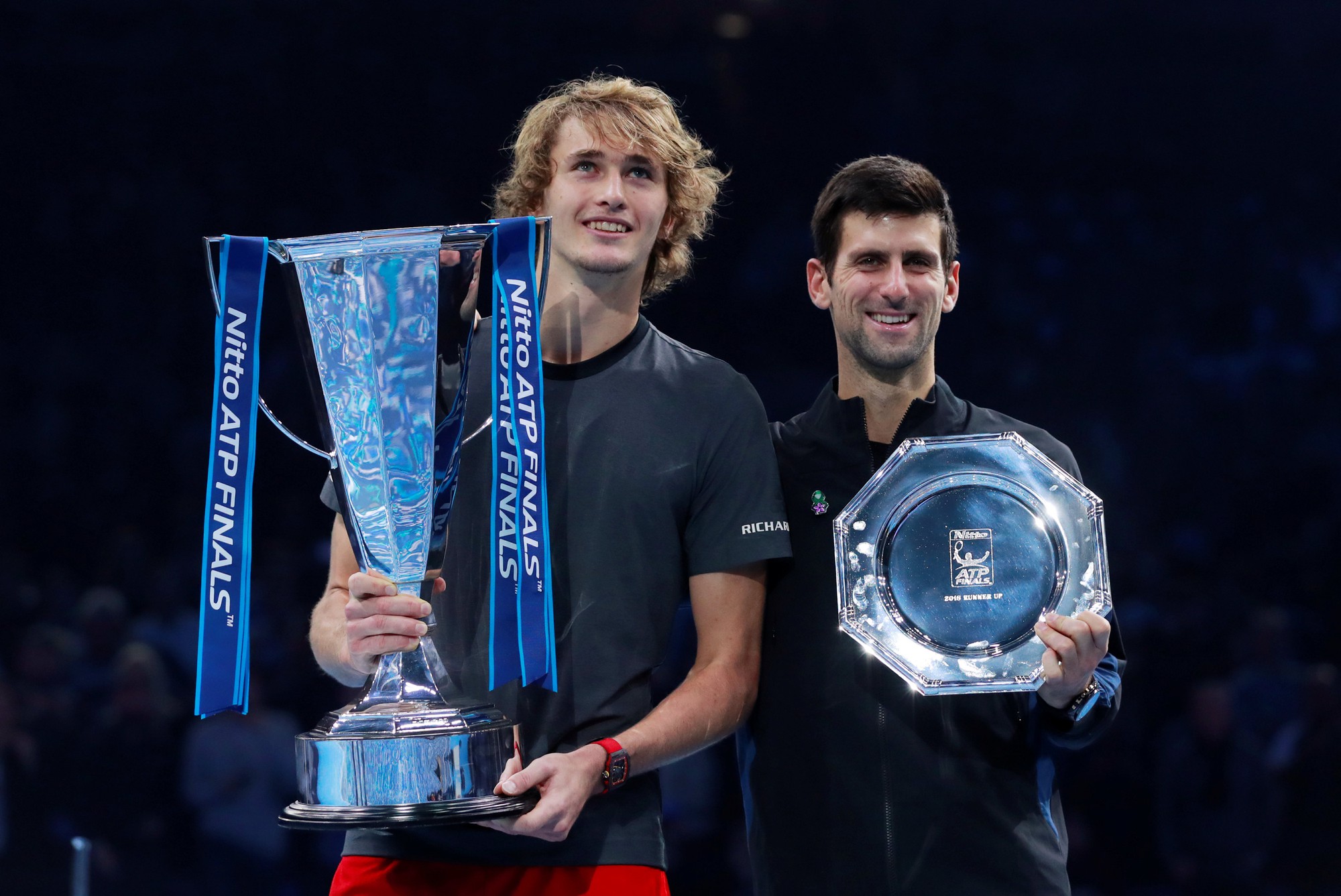 Djokovic thua sốc ở chung kết, Zverev vô địch ATP Finals 2018