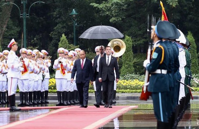 Cận cảnh lễ đón Thủ tướng Nga Dmitry Medvedev tại Phủ Chủ tịch