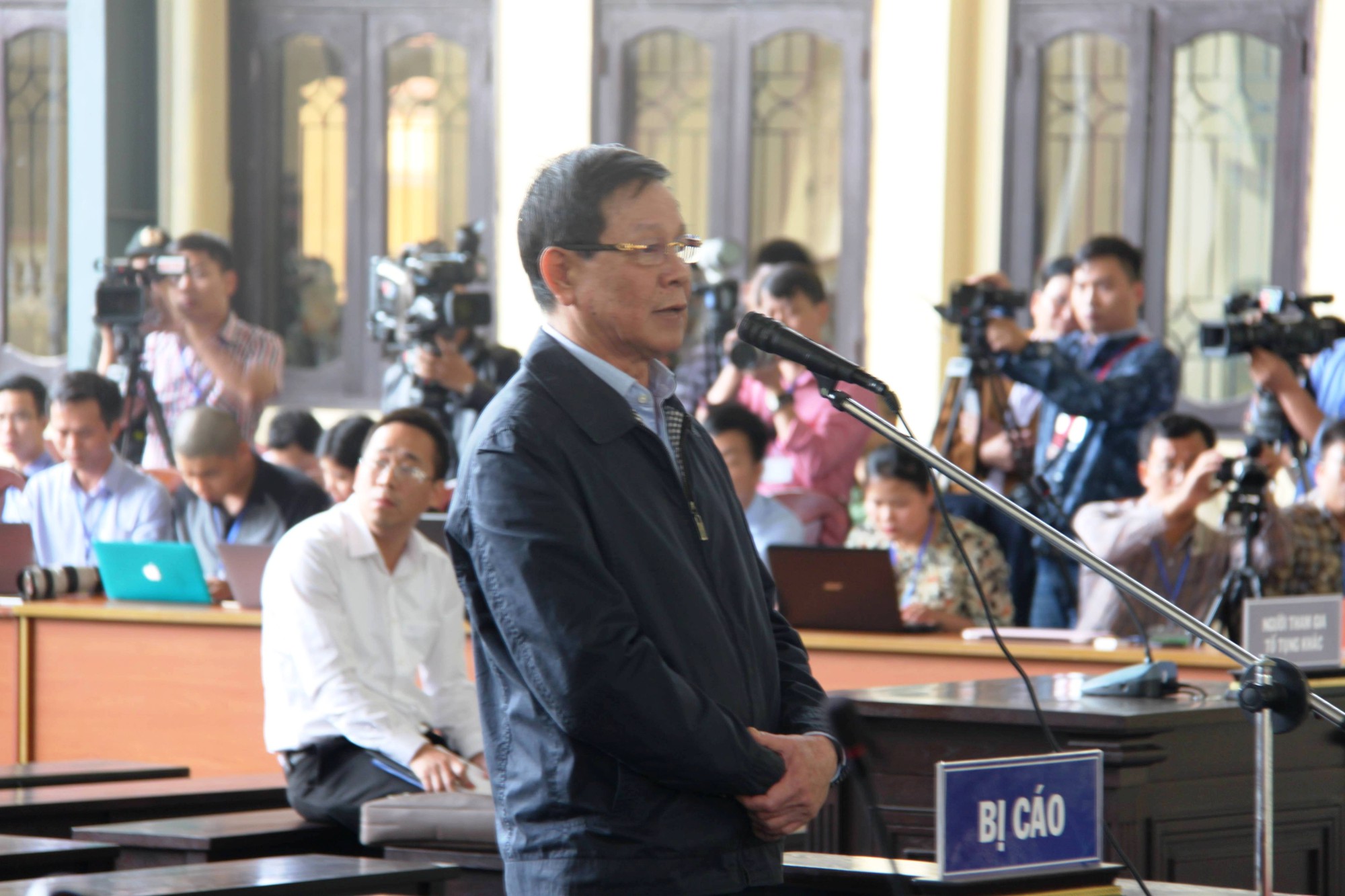 Ông Phan Văn Vĩnh thừa nhận tội "Lợi dụng chức vụ"