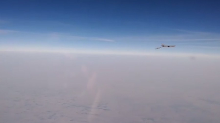 Phi công Nga khoe video chặn chiến đấu cơ Pháp, Mỹ ở Syria