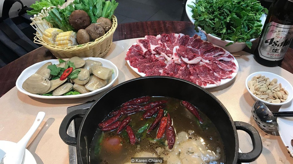 Lẩu gà Hong Kong có gì đặc biệt khiến du khách nhất định phải thử?
