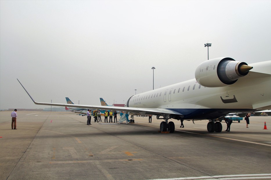 Bay thử nghiệm m&aacute;y bay CRJ900 Bombardier tại Nội B&agrave;i - Ảnh 2.