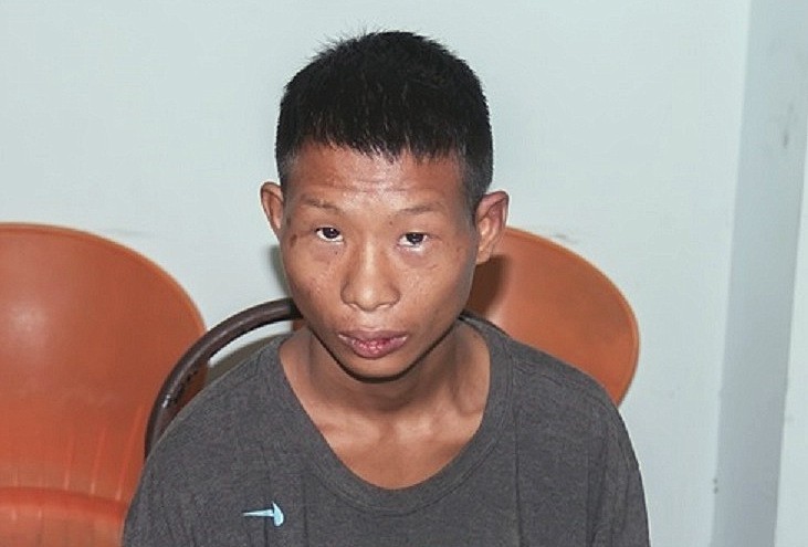 Trộm xe buýt tông vào lan can cầu