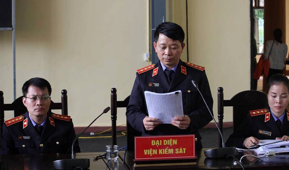 &Ocirc;ng Phan Văn Vĩnh bị đề nghị 7-7,5 năm t&ugrave;; &ocirc;ng tr&ugrave;m Nguyễn Văn Dương 11-13 năm t&ugrave; - Ảnh 2.