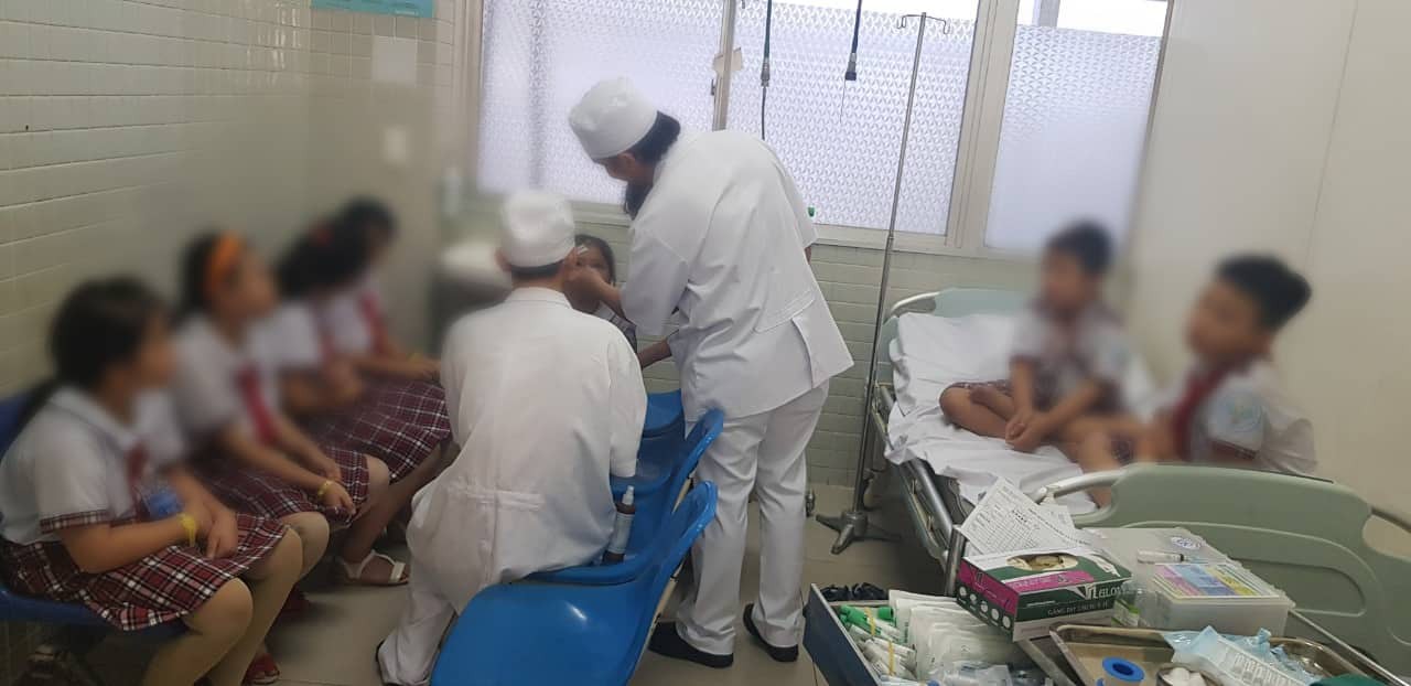 Điều tra vụ sập giàn giáo khiến nhiều học sinh bị thương