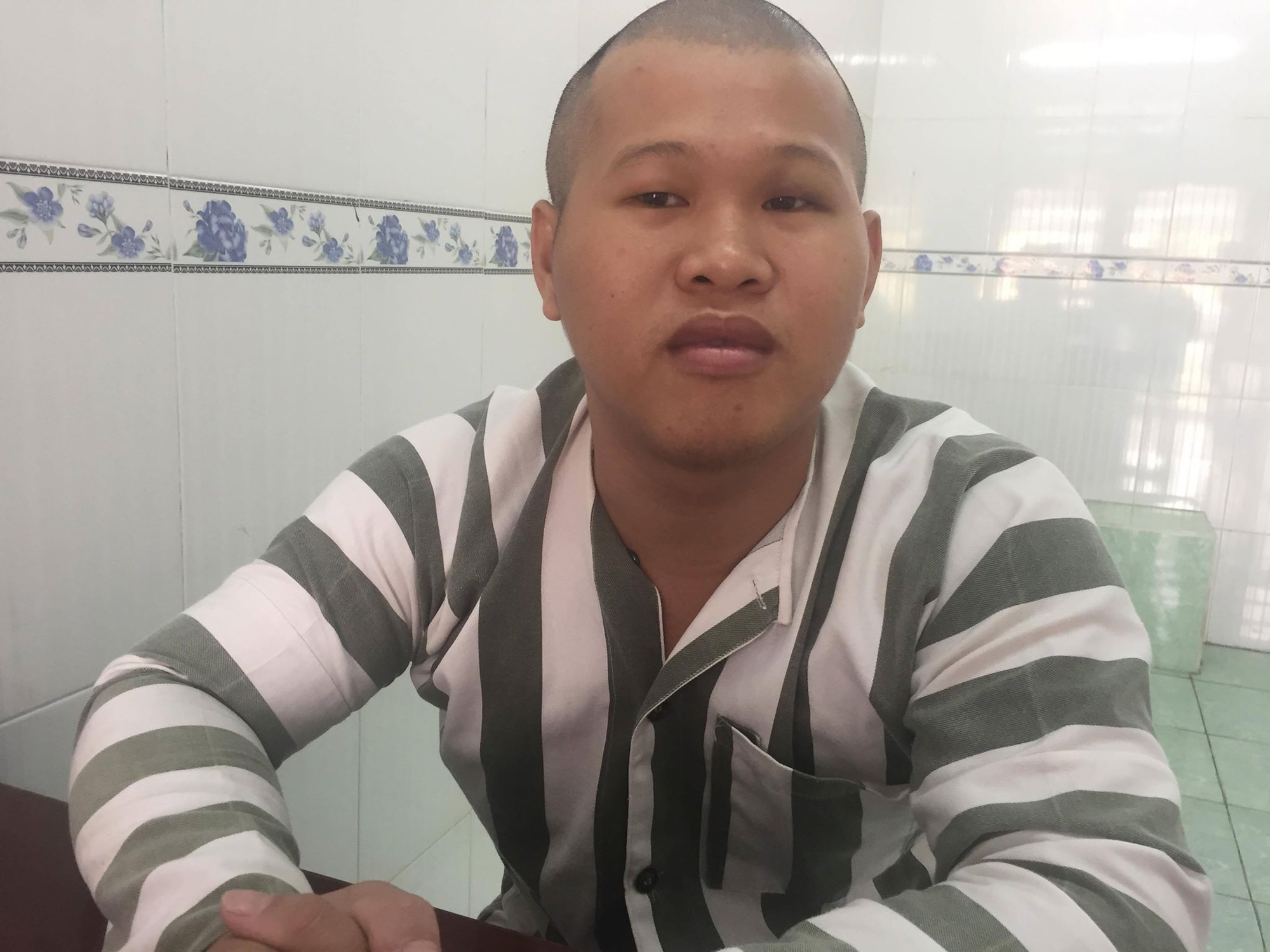G&atilde; thanh ni&ecirc;n &eacute;p vợ người đ&aacute;nh m&igrave;nh ra nghĩa trang - Ảnh 1.