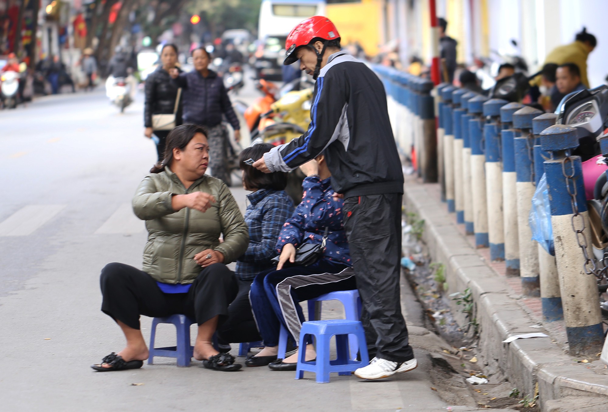 V&eacute; chợ đen cao ngất ngưởng trước trận Việt Nam - Campuchia - Ảnh 8.
