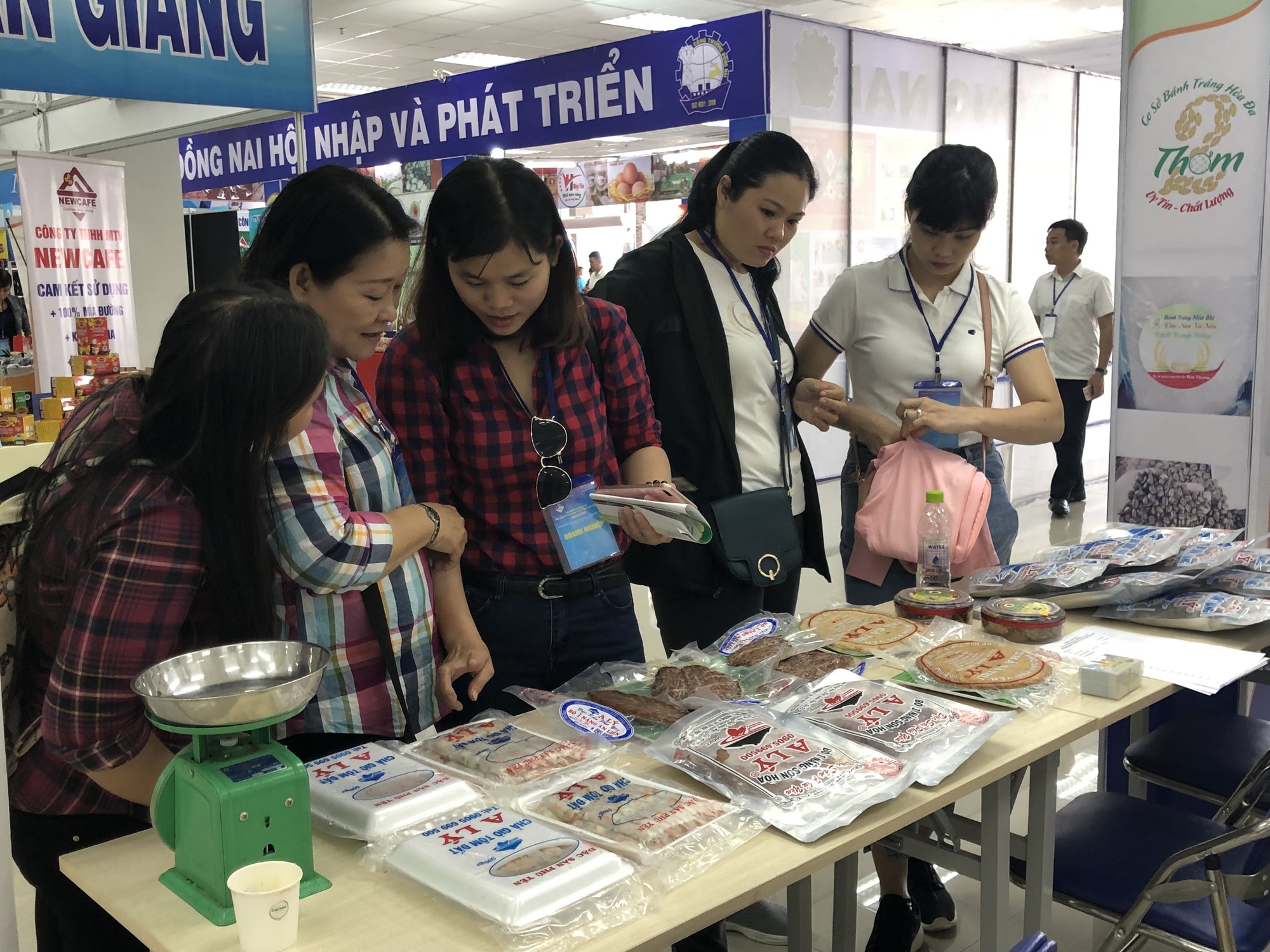1.557 doanh nghiệp t&igrave;m cơ hội kết nối cung &ndash; cầu h&agrave;ng h&oacute;a - Ảnh 2.