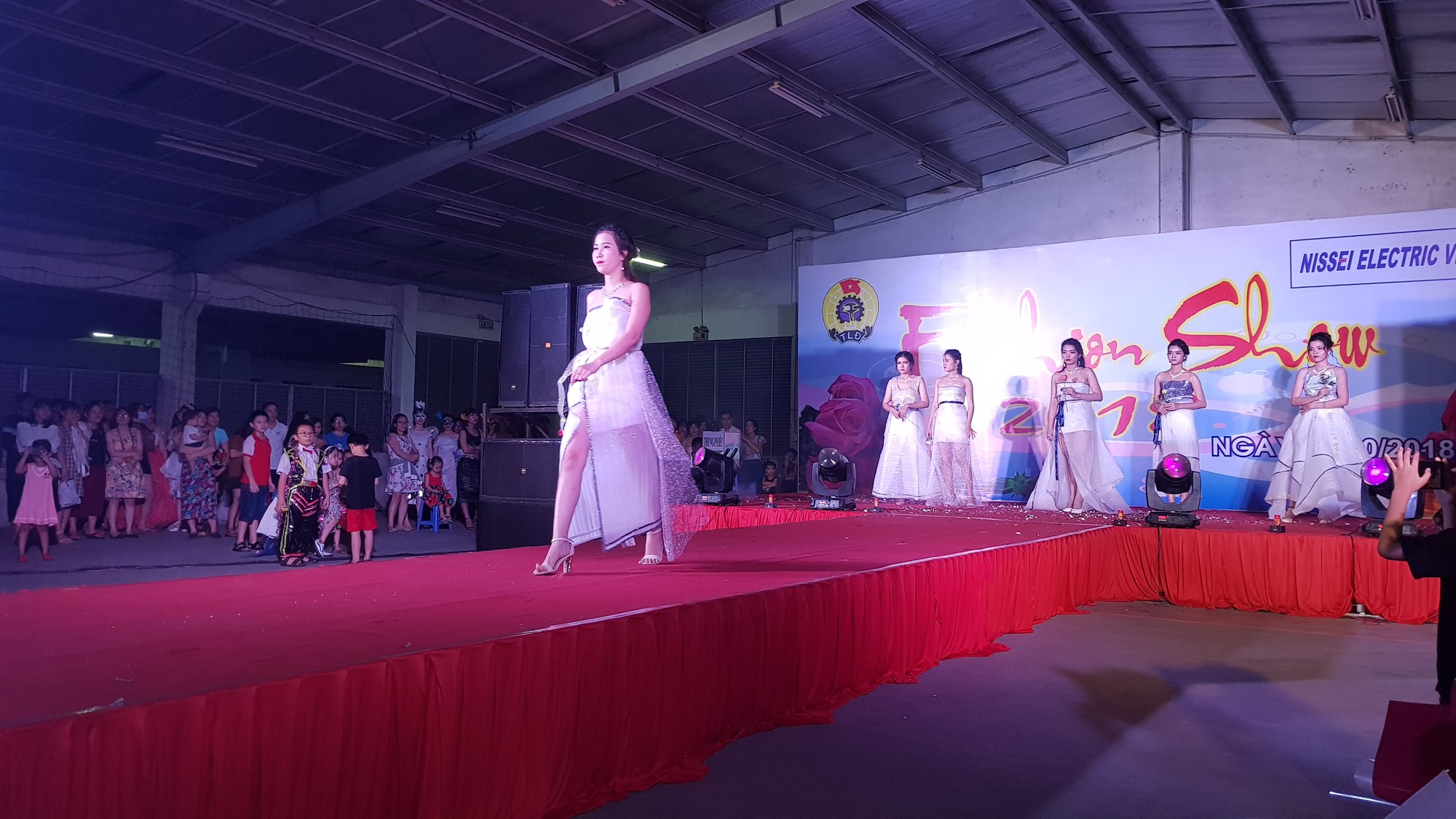 Công nhân chung tay bảo vệ môi trường - Ảnh 1.