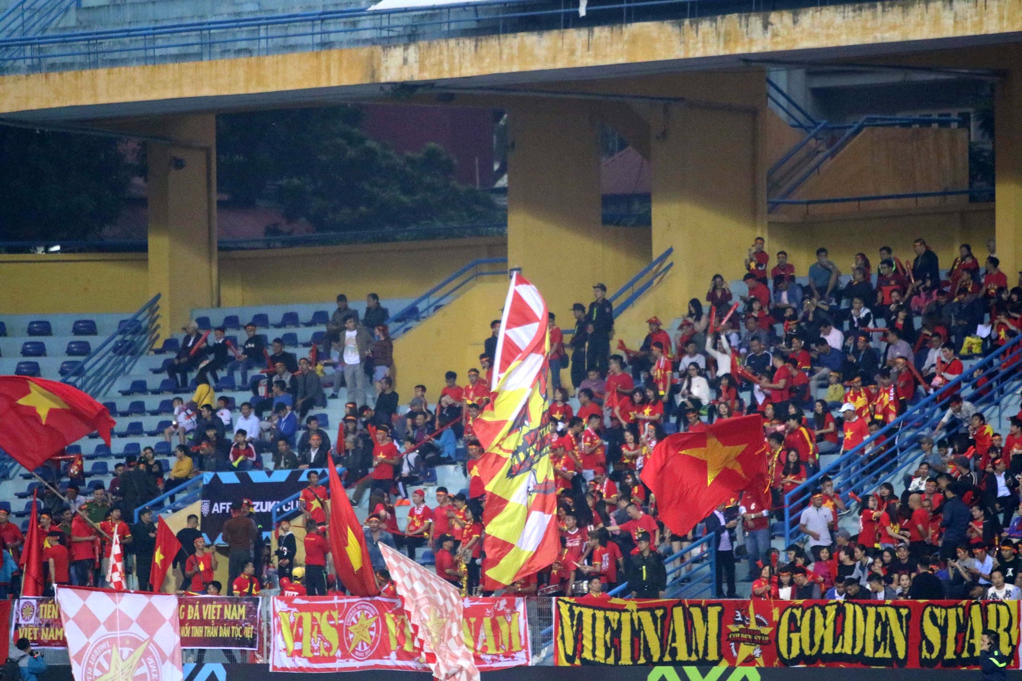 Thắng Campuchia 3-0, Việt Nam v&agrave;o b&aacute;n kết với ng&ocirc;i đầu bảng A - Ảnh 12.