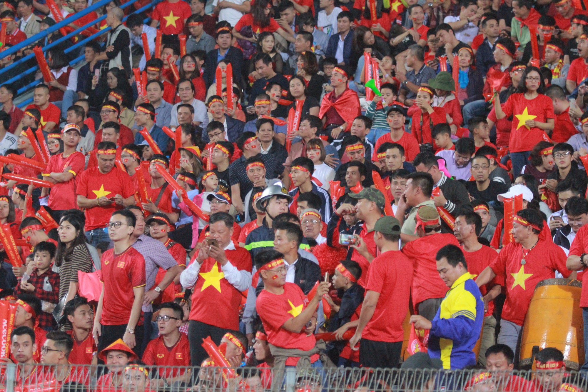Thắng Campuchia 3-0, Việt Nam v&agrave;o b&aacute;n kết với ng&ocirc;i đầu bảng A - Ảnh 9.