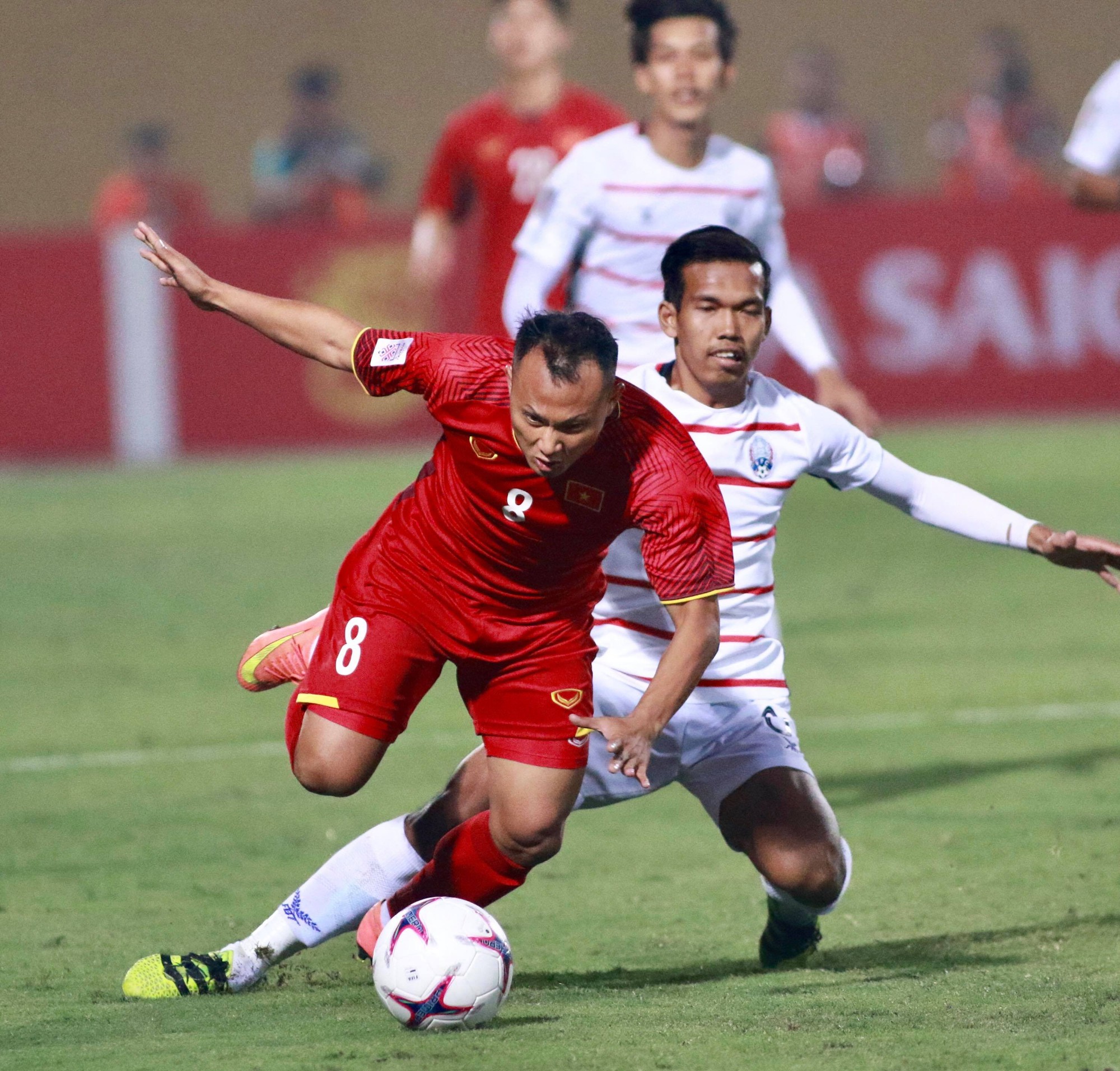 Thắng Campuchia 3-0, Việt Nam v&agrave;o b&aacute;n kết với ng&ocirc;i đầu bảng A - Ảnh 6.