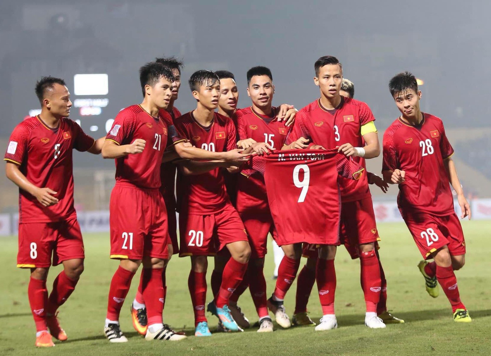 Thắng Campuchia 3-0, Việt Nam v&agrave;o b&aacute;n kết với ng&ocirc;i đầu bảng A - Ảnh 4.