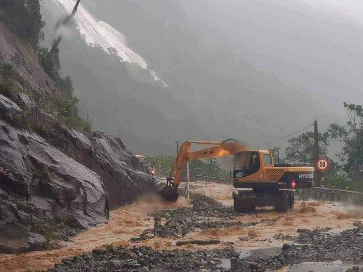 Khánh Hòa: Cầu sập, cô lập nhiều nơi do ảnh hưởng bão số 9 - Ảnh 17.