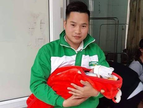 Sản phụ sinh con, tài xế taxi trở thành "bà đỡ" ngay trên xe