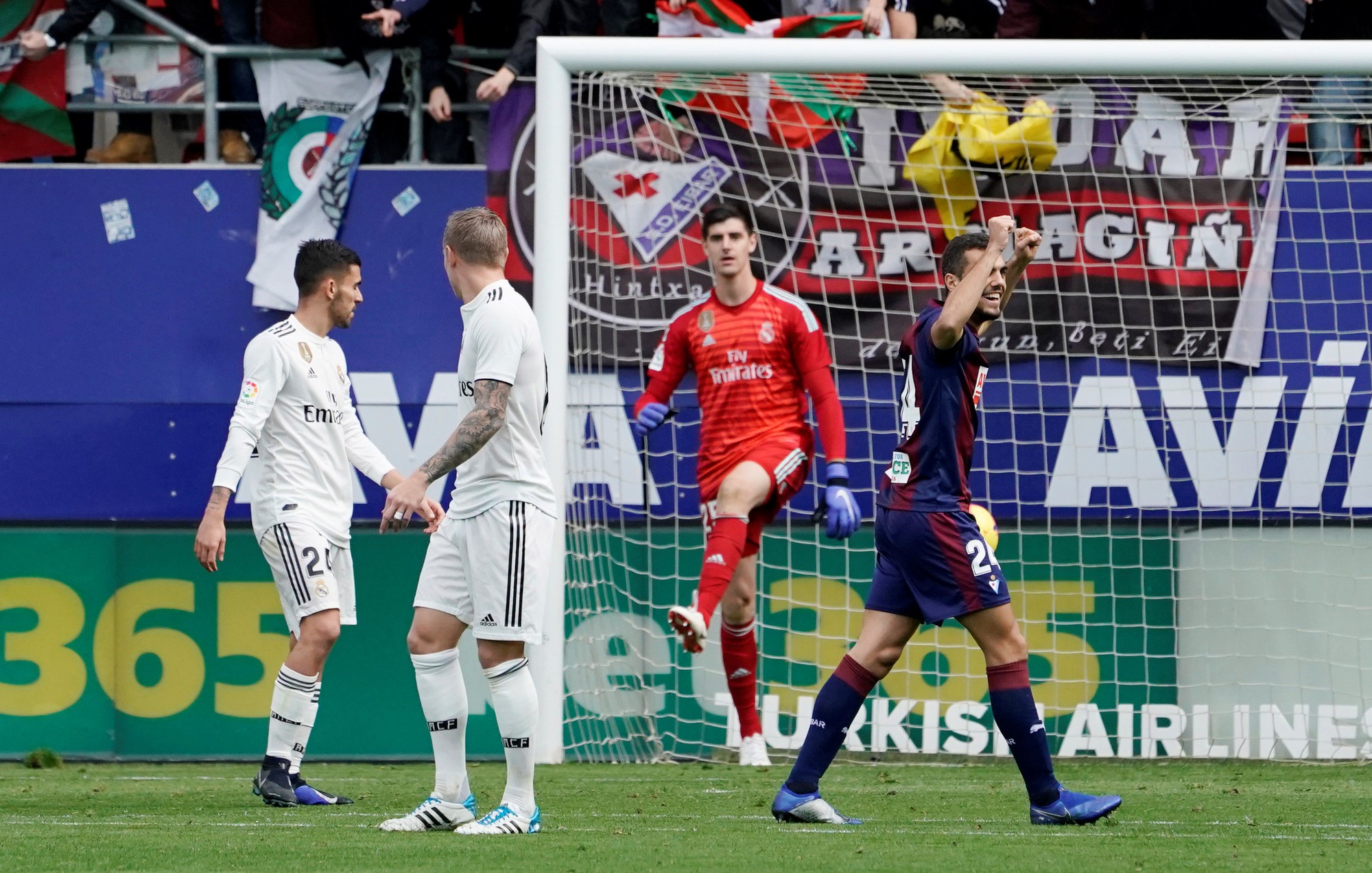 Giữa "tâm bão" doping, Real Madrid thua thảm ở Eibar