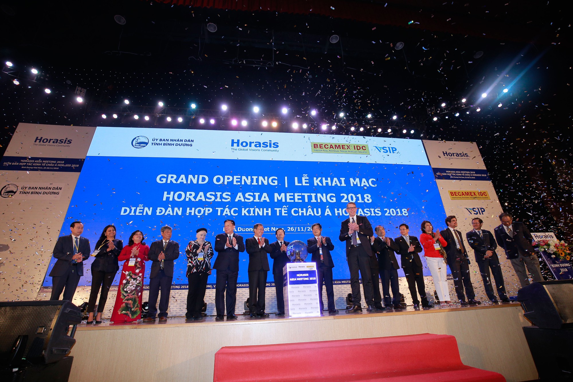 Lãnh đạo và CEO của 60 quốc gia bàn hợp tác kinh tế