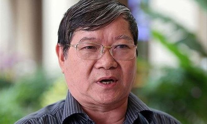 "Sân sau" là của ông nào?