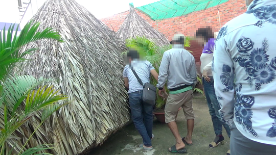 "Động quỷ" và công quyền