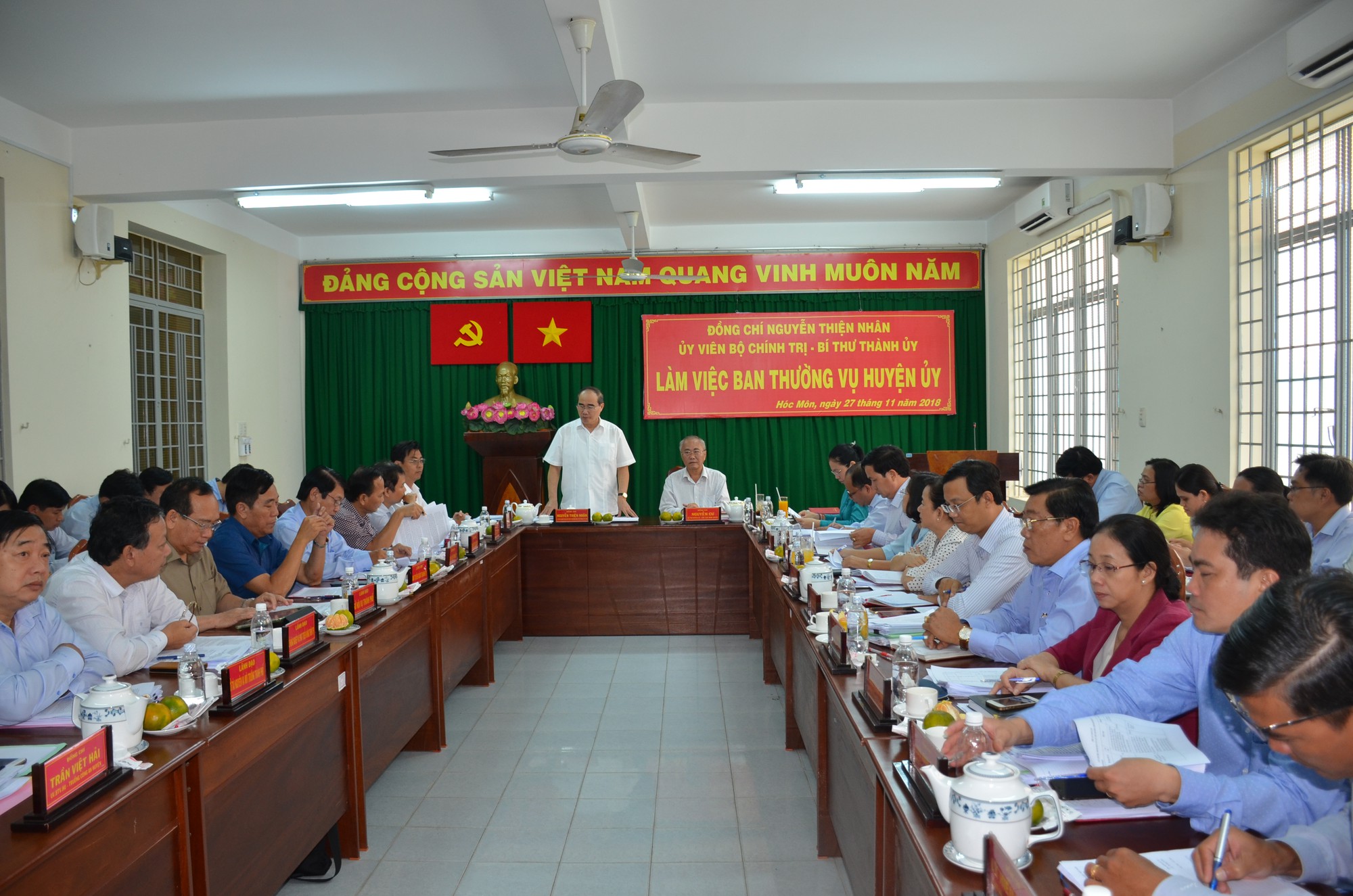 Bí thư Thành ủy TP HCM đề nghị Hóc Môn sớm gỡ vướng hồ sơ đất đai - Ảnh 1.
