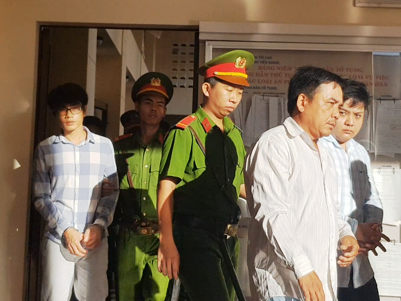 "Hô biến" 240 triệu đồng tiền giả, 7 người vào tù