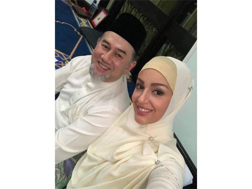 Đám cưới bí mật của vua Malaysia