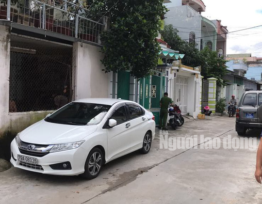Khởi tố, kh&aacute;m x&eacute;t nh&agrave; ph&oacute; chủ tịch UBND TP Nha Trang - Ảnh 1.