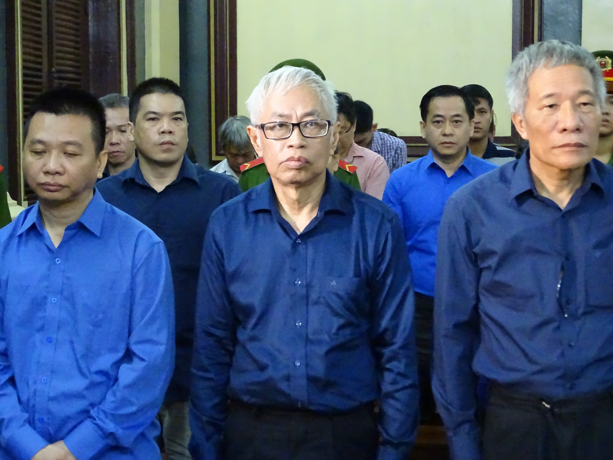 Vũ nh&ocirc;m nghĩ 200 tỉ đồng l&agrave; của... &ocirc;ng Trần Phương B&igrave;nh! - Ảnh 1.