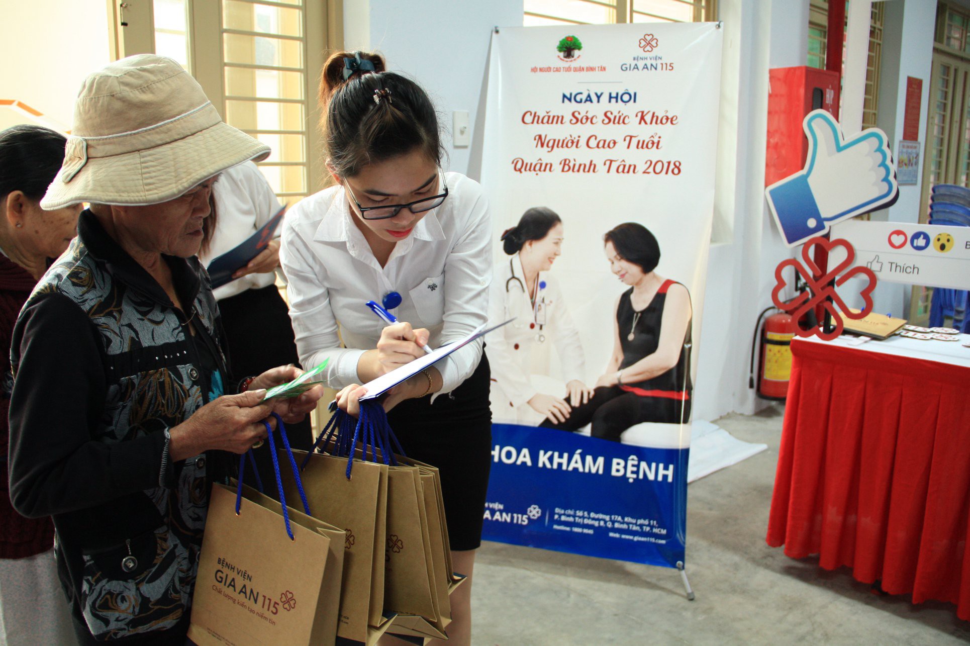 Bệnh viện Gia An 115 hướng đến người cao tuổi - Ảnh 2.
