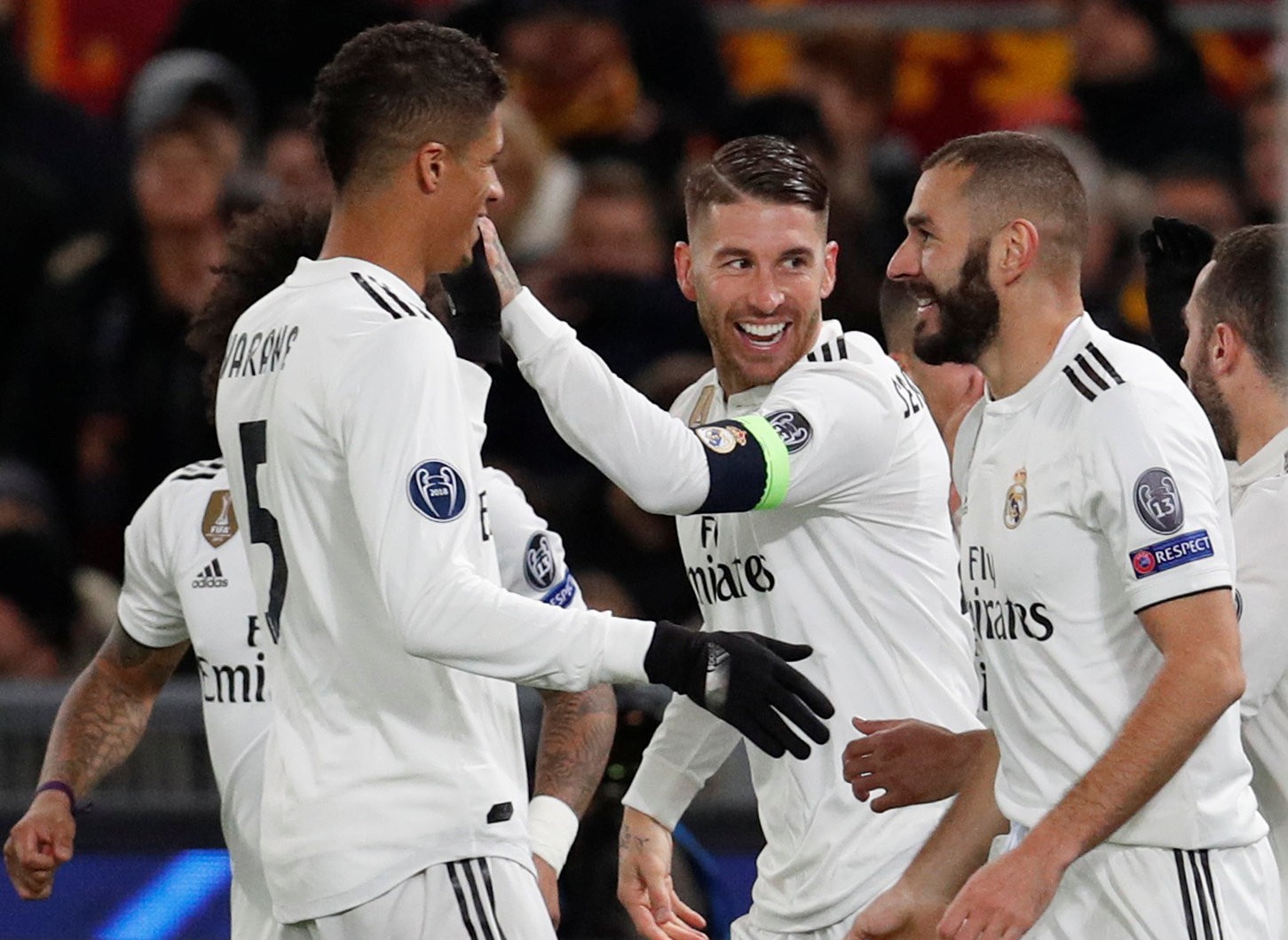 Bayern Munich, Real Madrid "cứu ghế" HLV, vượt vòng bảng Champions League