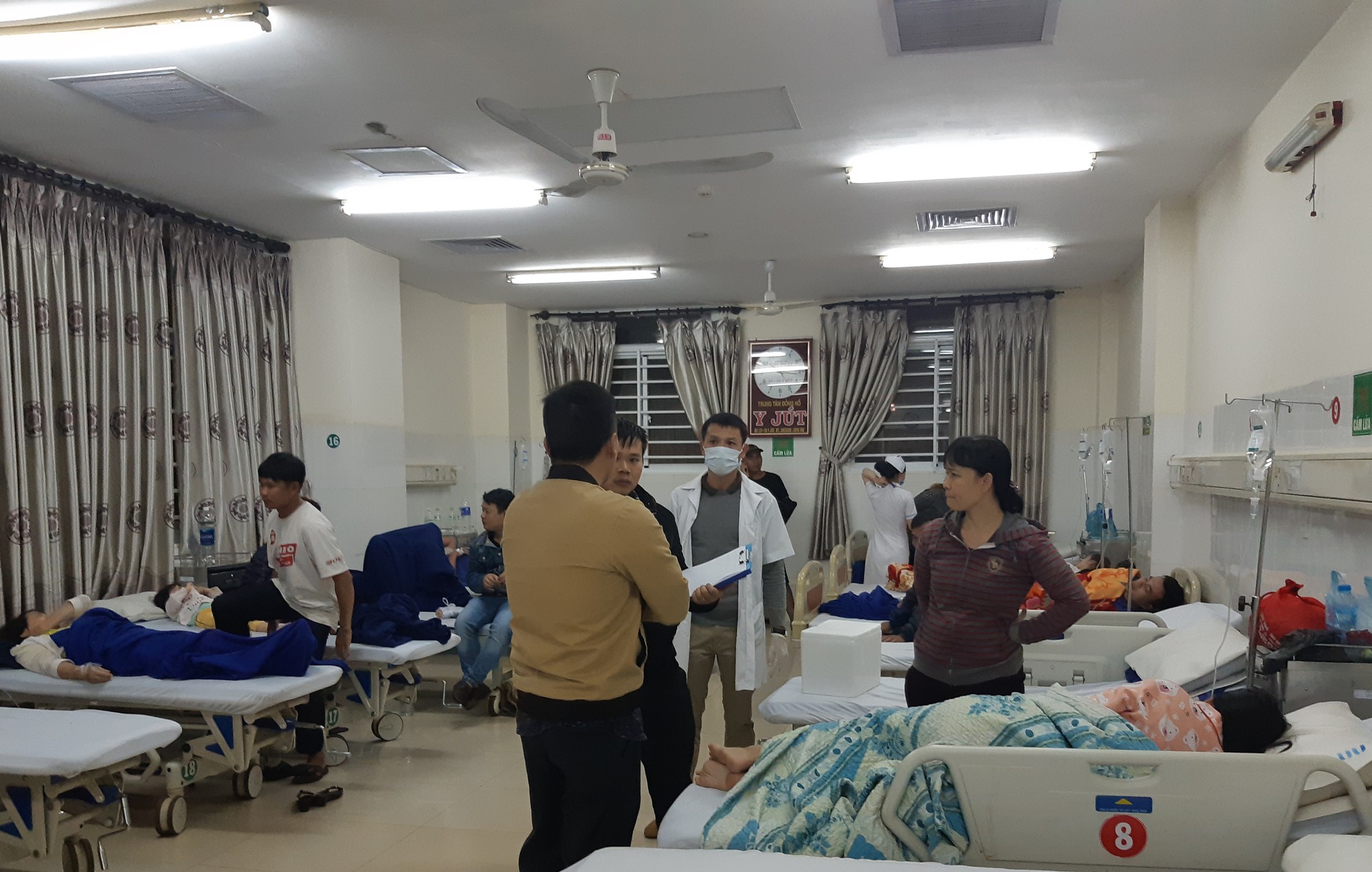 Vụ nhập viện sau khi ăn bánh mì ở quán nổi tiếng: Đề nghị phạt 82,5 triệu đồng