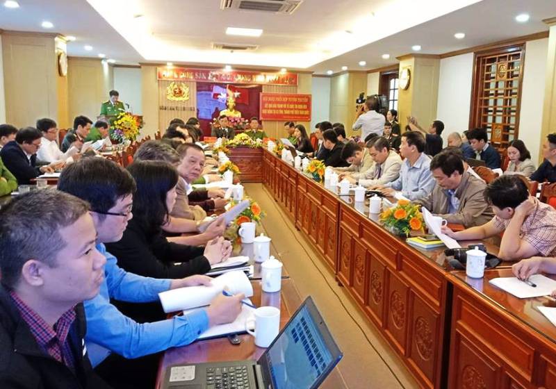 Băng nh&oacute;m tổ chức t&iacute;n dụng đen cực khủng&rdquo;, tra tấn như thời trung cổ - Ảnh 1.