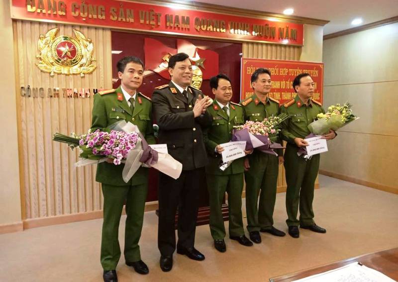 Băng nh&oacute;m tổ chức t&iacute;n dụng đen cực khủng&rdquo;, tra tấn như thời trung cổ - Ảnh 3.