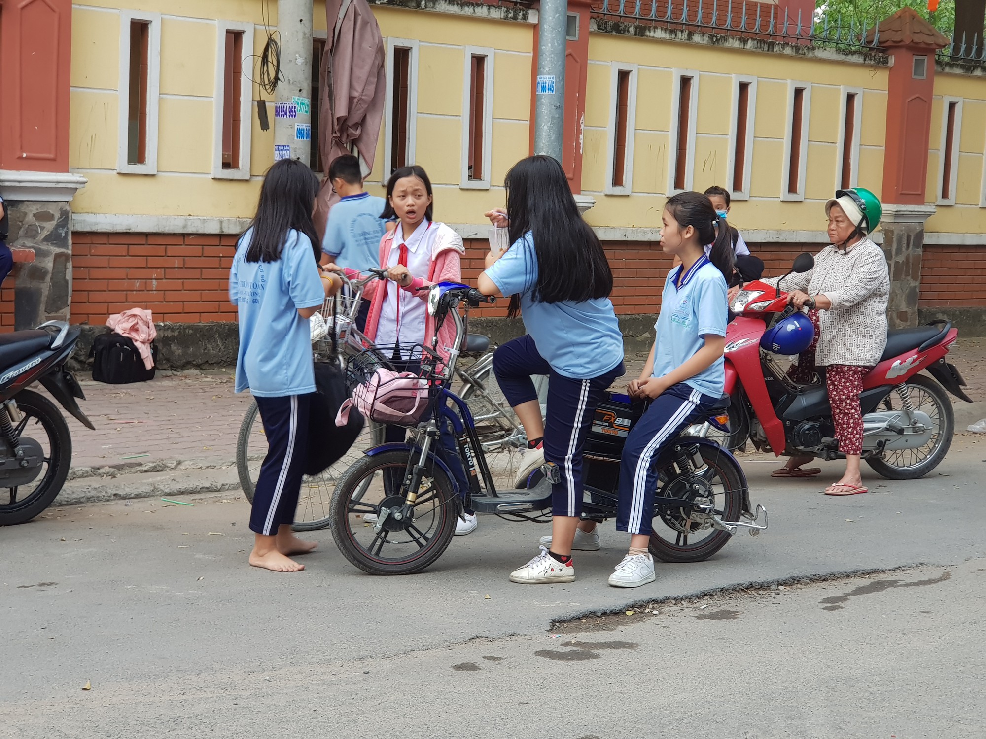 Xe đạp điện có cần bằng lái?