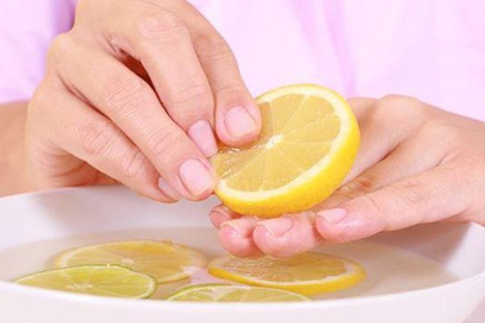 7 c&ocirc;ng dụng &iacute;t ai ngờ từ quả chanh - Ảnh 2.