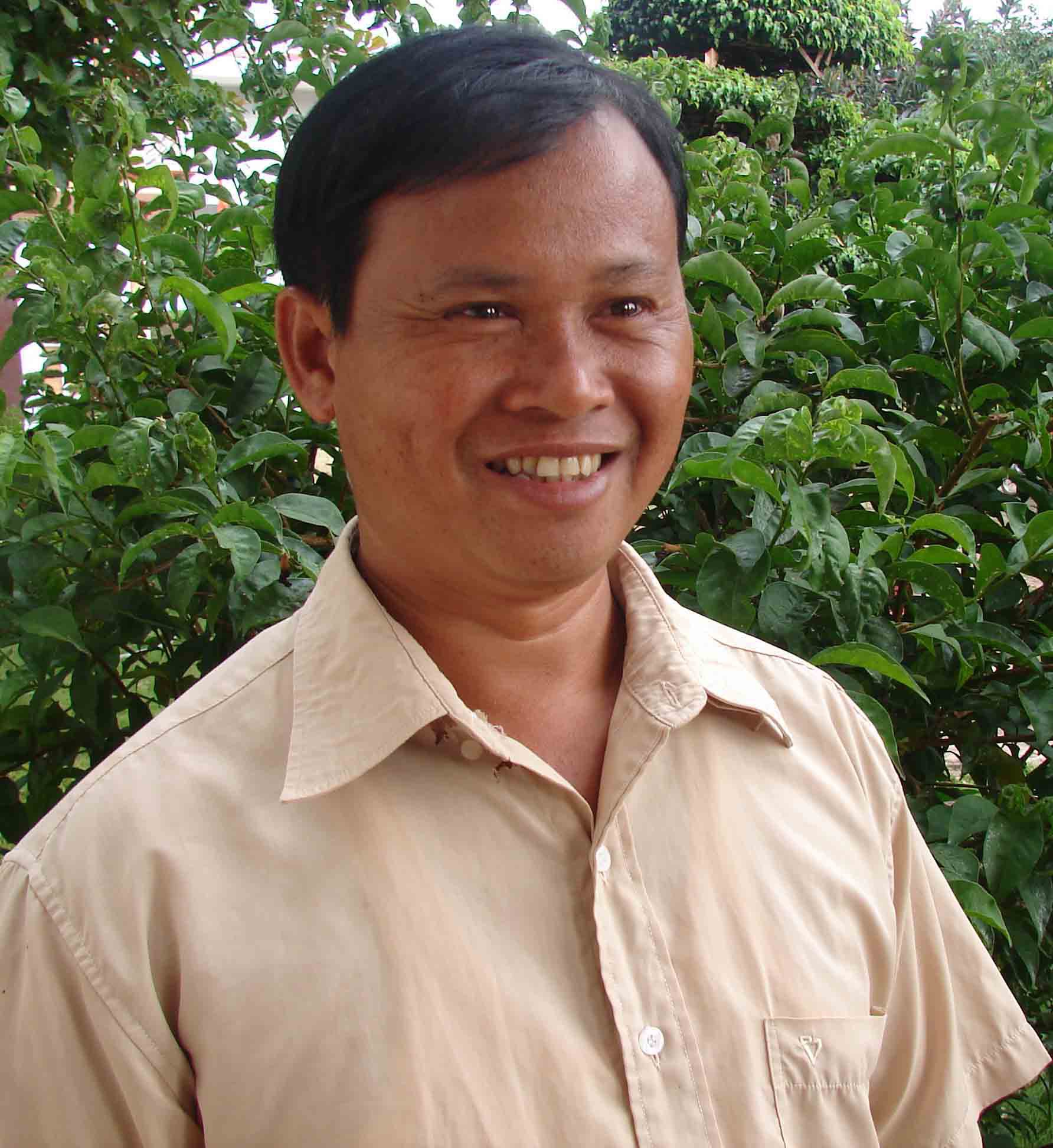 Thắp lửa cho làng Gron - Ảnh 1.