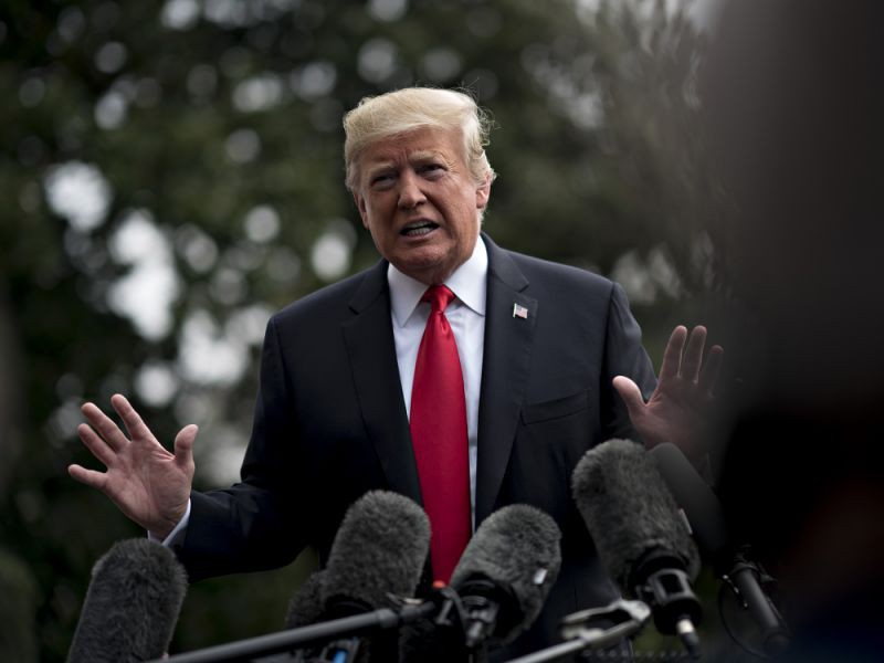 Ông Trump nói lại vụ bắn người di cư quá khích