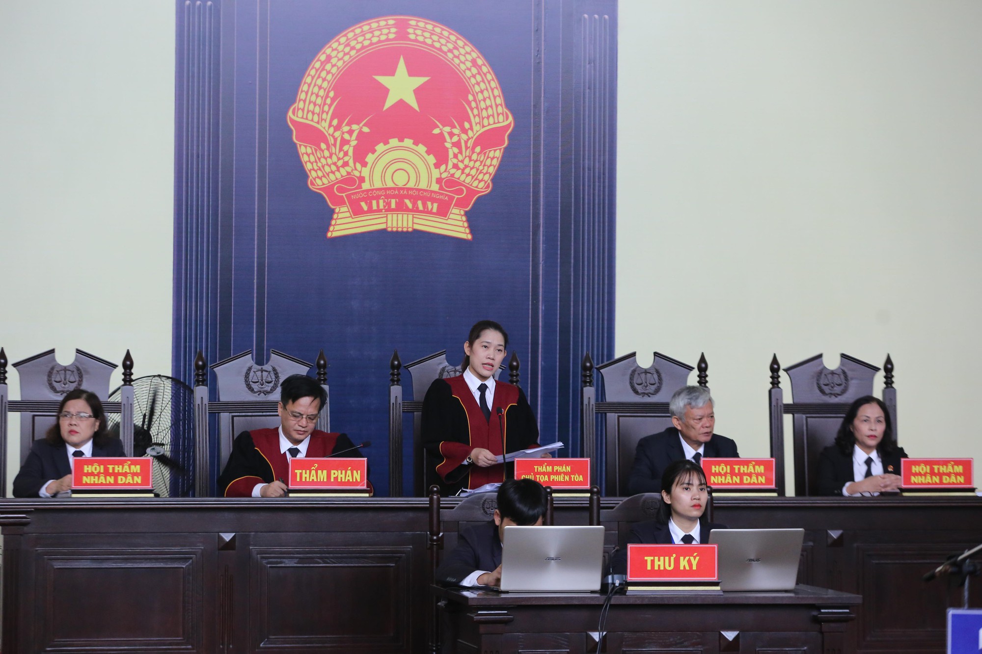 Tuyên án vụ đánh bạc ngàn tỉ: Phan Văn Vĩnh chỉ huy, Nguyễn Thanh Hóa thực hành tích cực