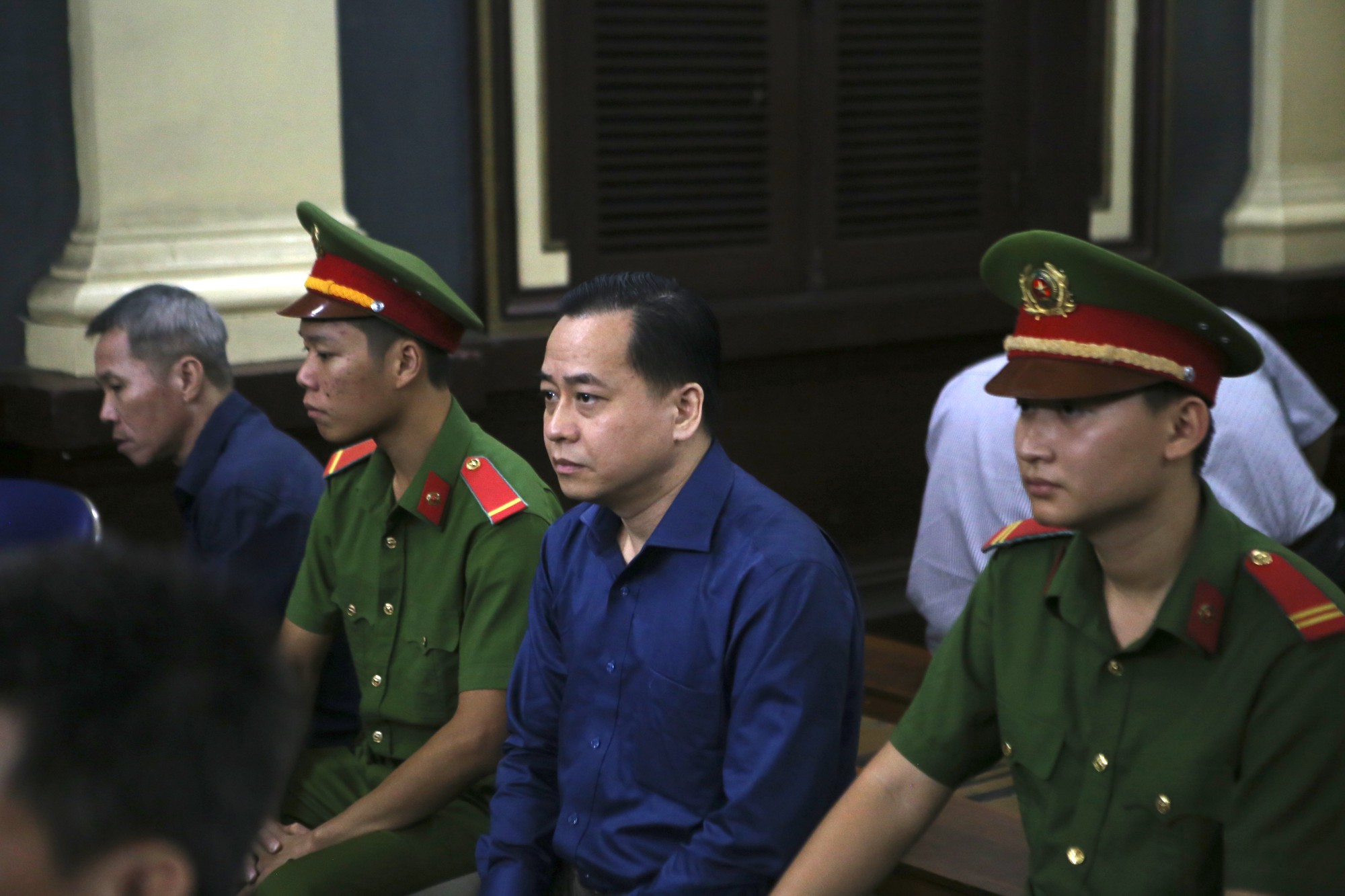 "Cứ làm đi, ông Trần Phương Bình chỉ đạo rồi!"