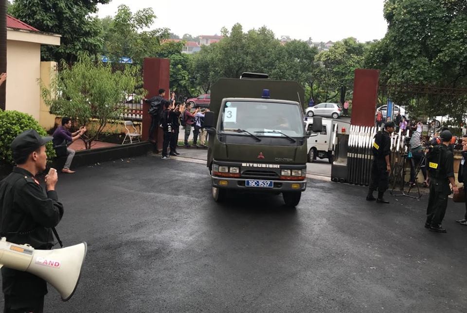 Tuy&ecirc;n &aacute;n vụ đ&aacute;nh bạc ng&agrave;n tỉ: Phan Văn Vĩnh chỉ huy, Nguyễn Thanh H&oacute;a thực h&agrave;nh t&iacute;ch cực - Ảnh 2.