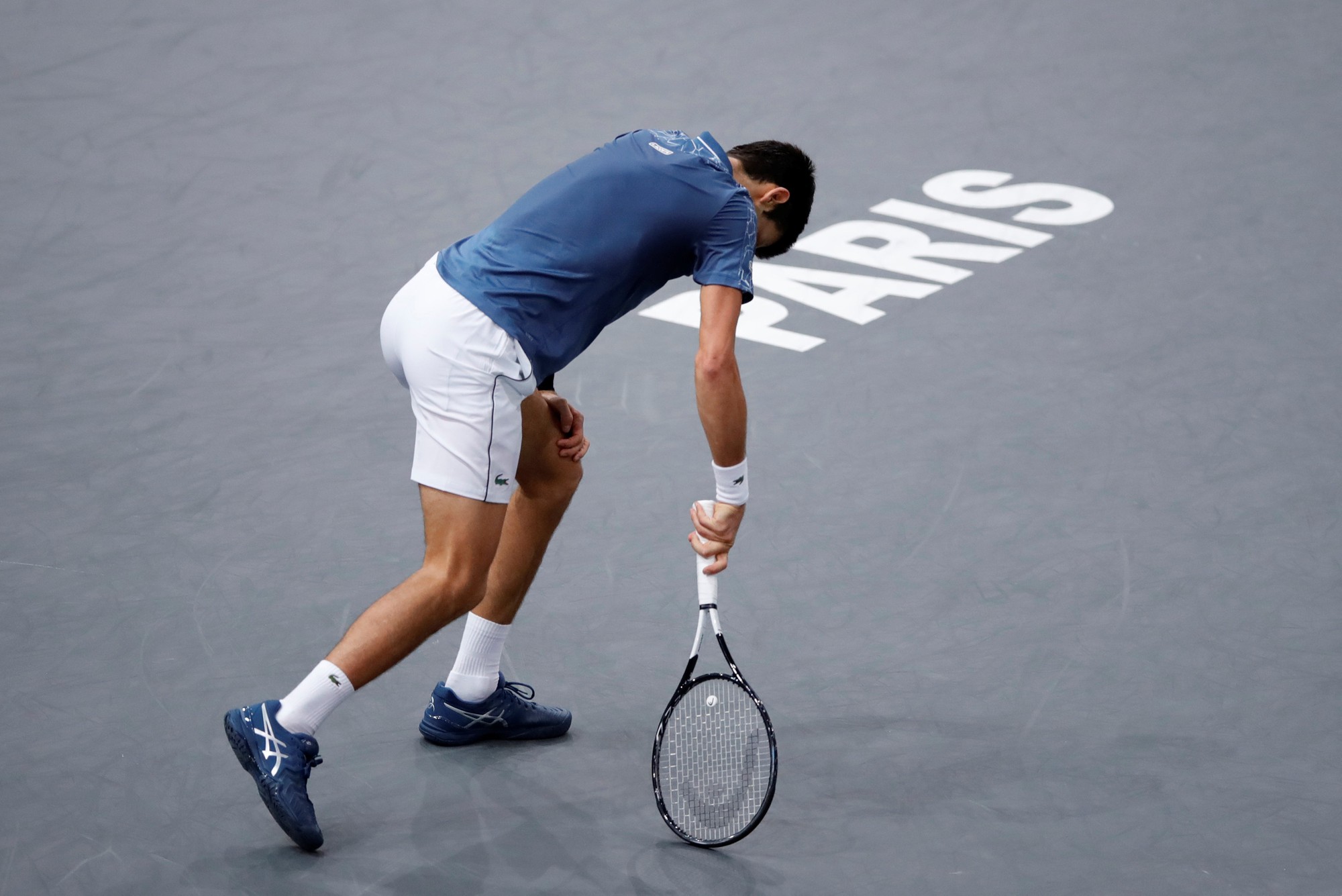 Video: Đuối sức, Djokovic để Khachanov tạo địa chấn ở Paris - Ảnh 3.
