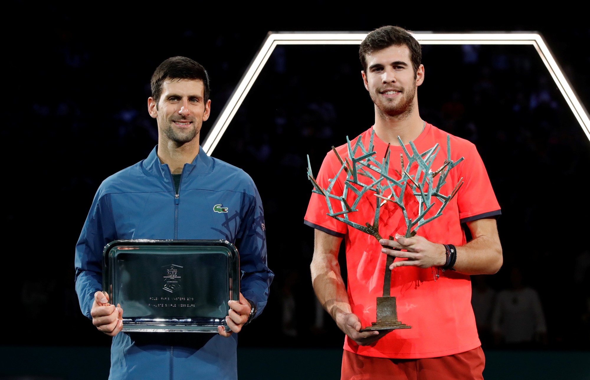 Video: Đuối sức, Djokovic để Khachanov tạo địa chấn ở Paris