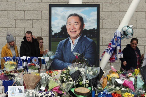 Đám tang tỉ phú quá cố của Leicester: Nỗi đau khôn nguôi
