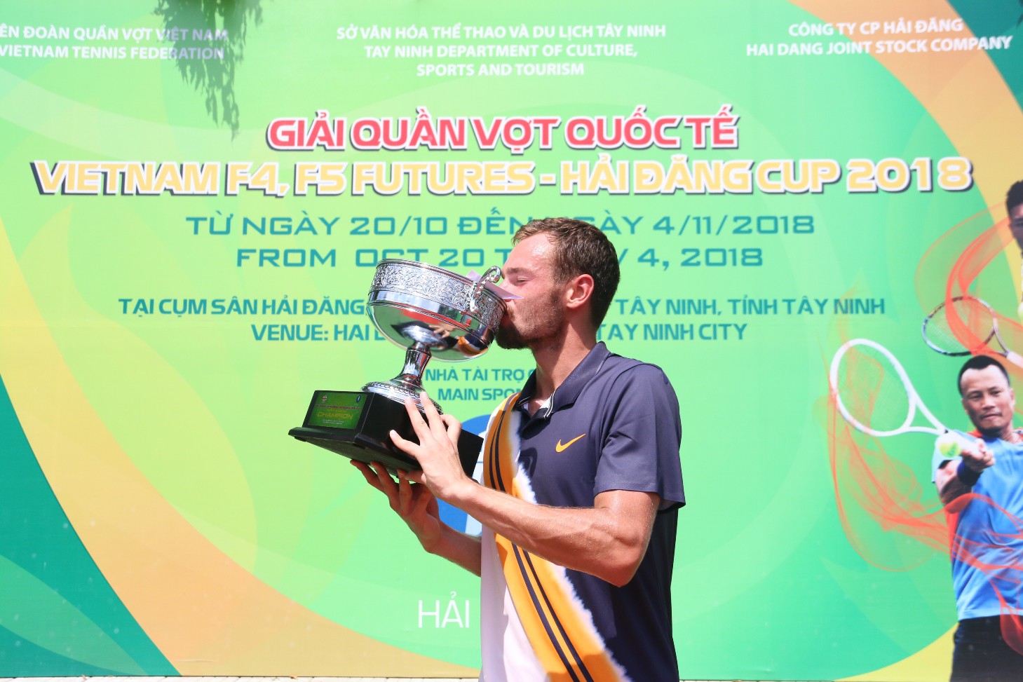 Ch&ugrave;m ảnh L&yacute; Ho&agrave;ng Nam về nh&igrave; Vietnam F5 Futures 2018 - Ảnh 7.