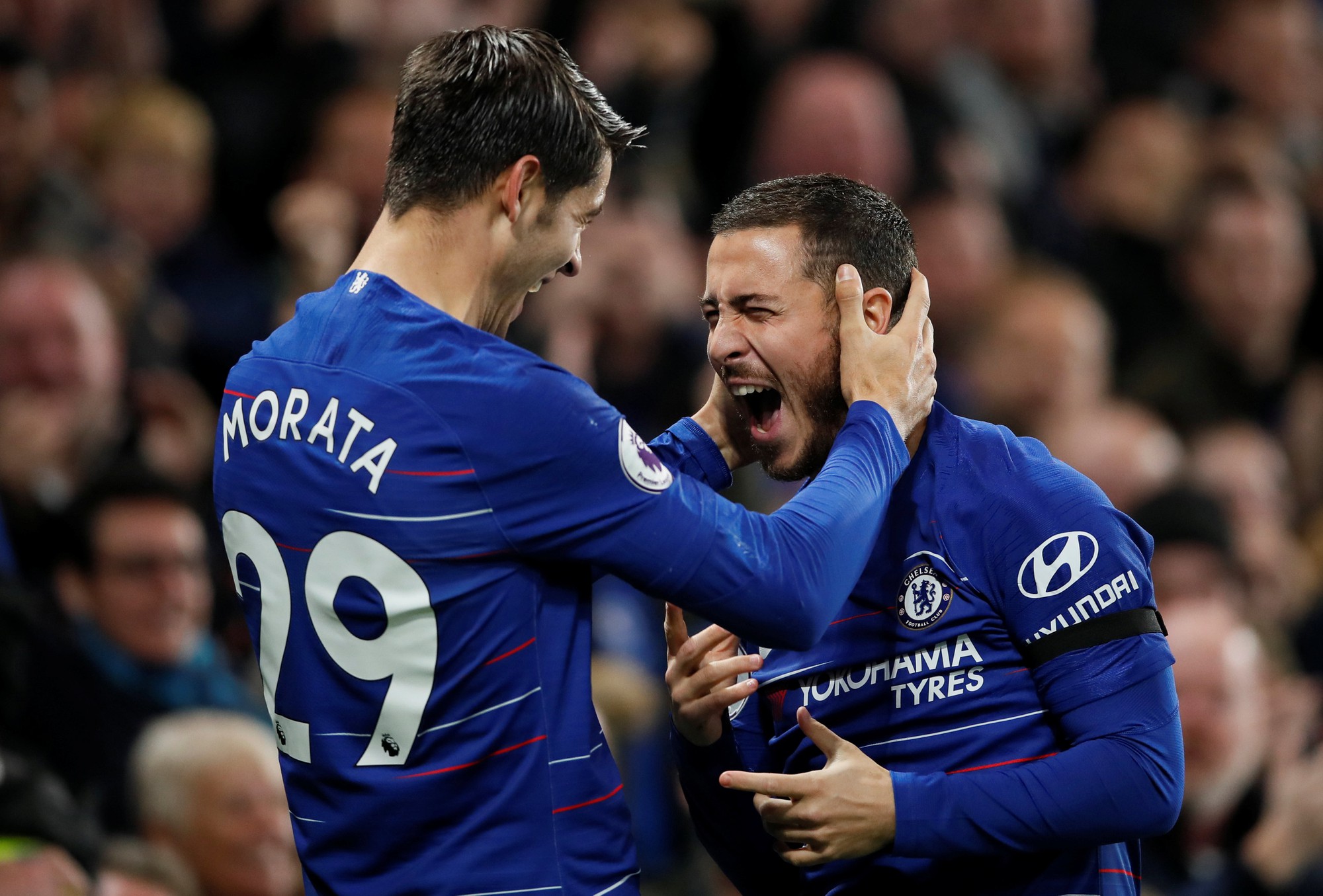 Tung đòn trừng phạt khủng khiếp, Man City và Chelsea trở lại đỉnh bảng - Ảnh 7.