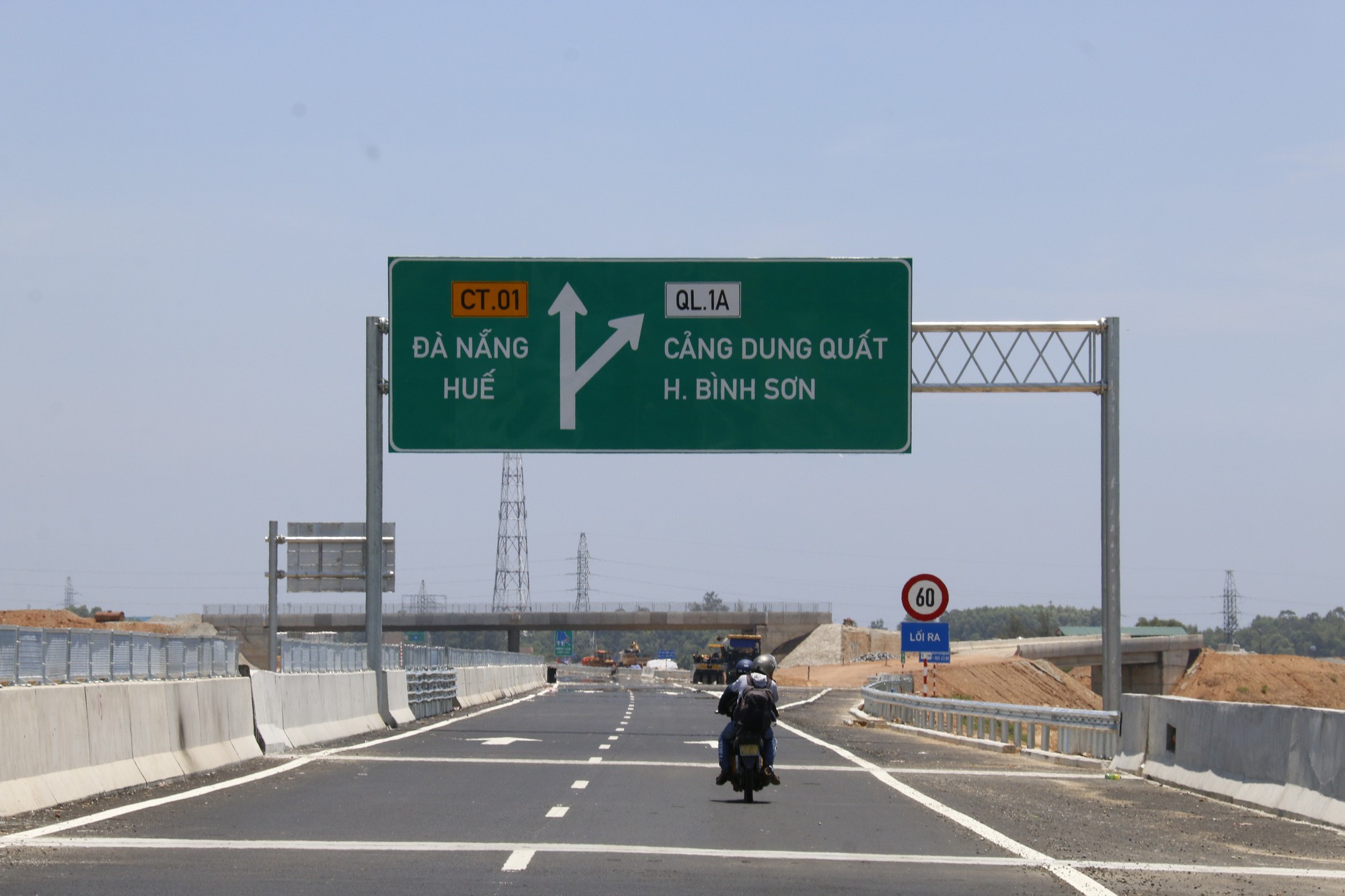 Đường cao tốc Đ&agrave; Nẵng &ndash; Quảng Ng&atilde;i: VEC phản hồi th&ocirc;ng tin &ldquo;sụt l&uacute;n - Ảnh 1.