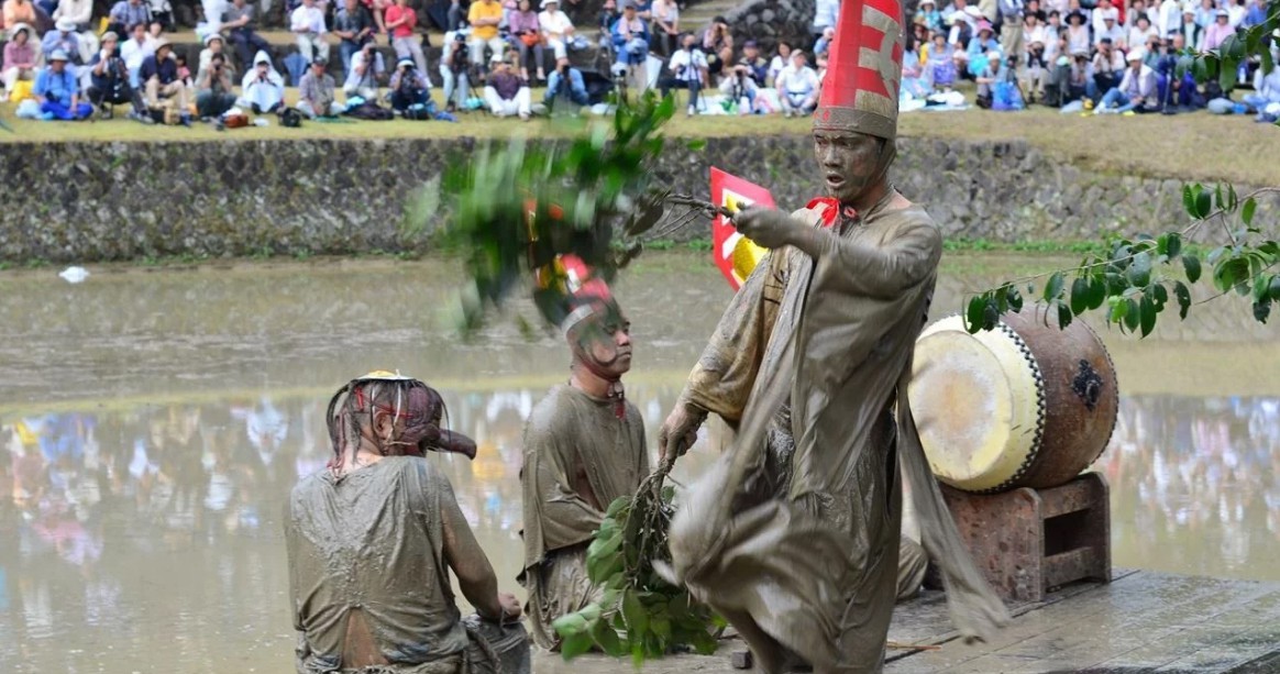 Lễ hội truyền thống "teo" dần