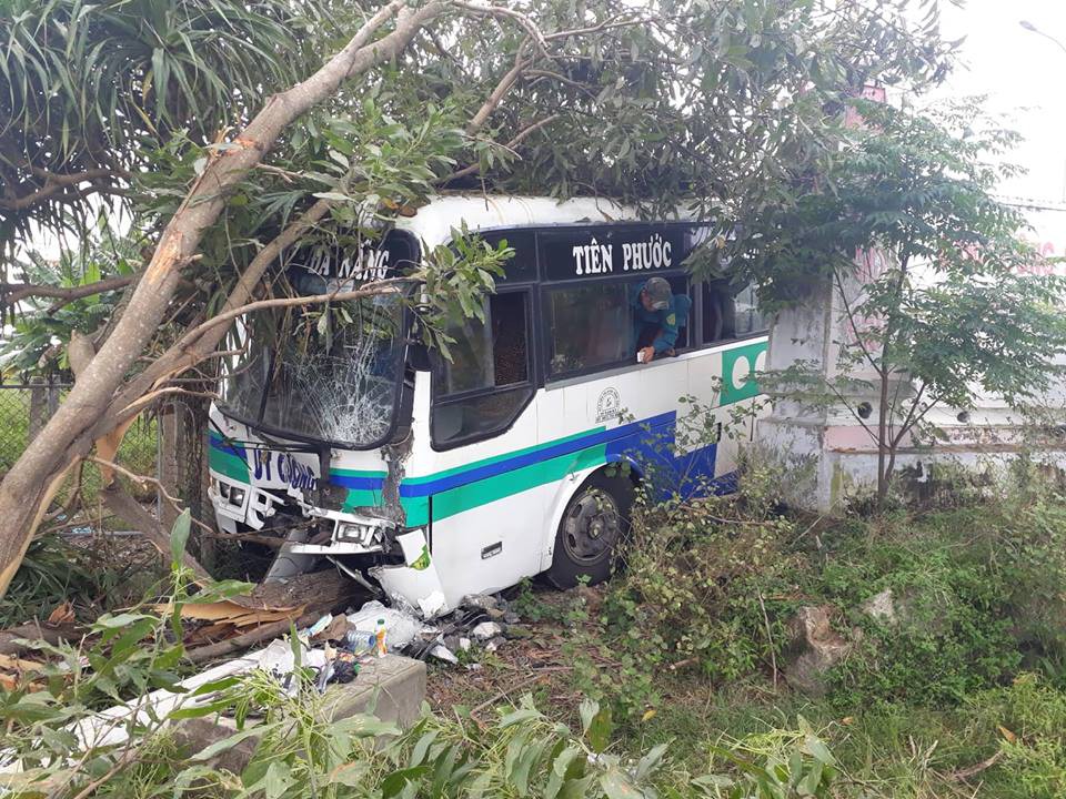 Quảng Nam: 2 vụ tai nạn xe khách liên tiếp, một người chết